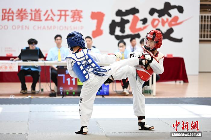 五大联赛深度解析：战术、球星与球队动态 - 鲸鱼直播客户端